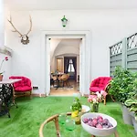 Adam's - Location *